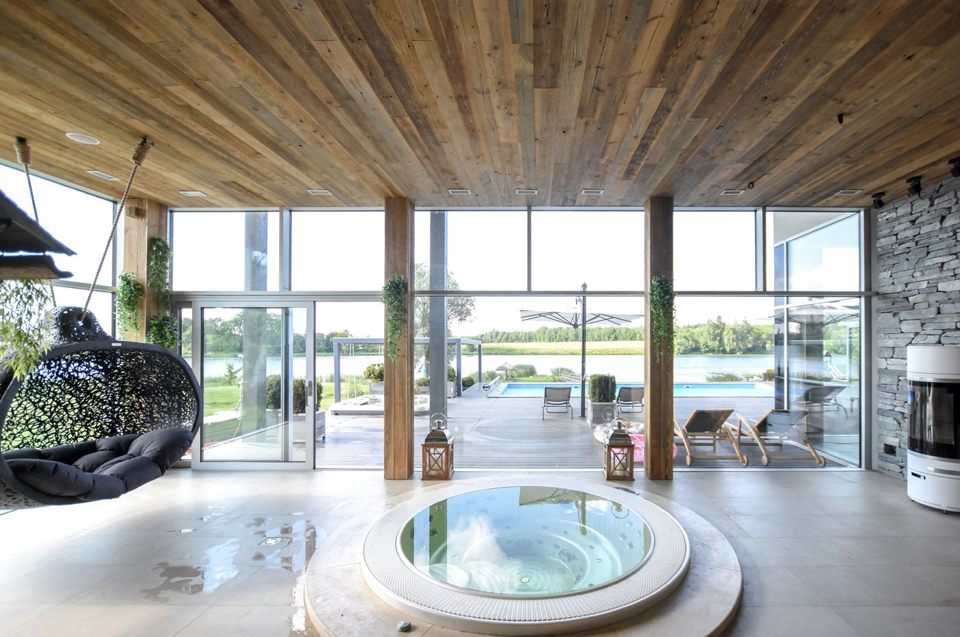 Weathered Brushed Boards Grooved - Audrini Living