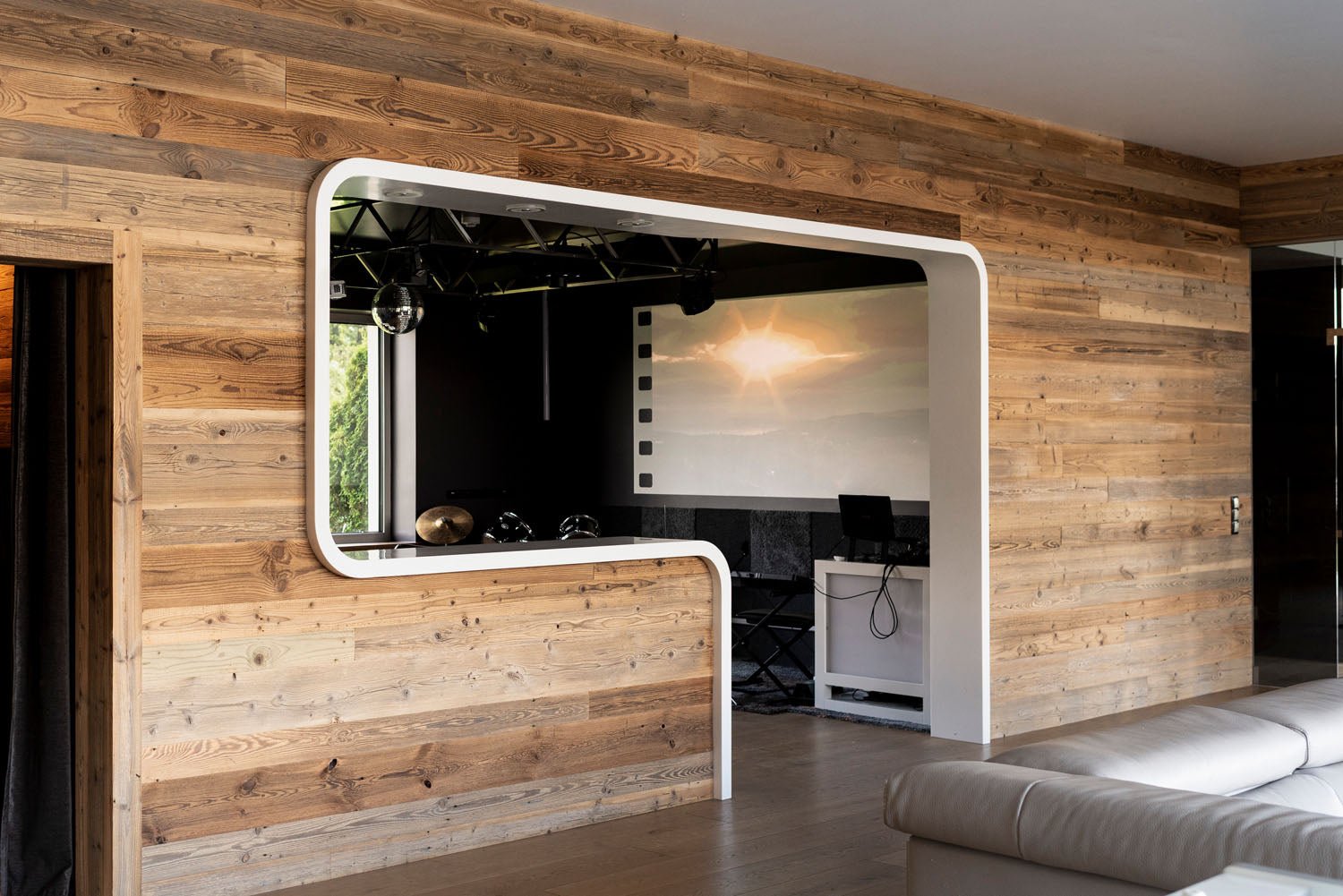 Weathered Brushed Boards - Audrini Living